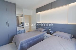 Apartamento para temporada quadra mar, a 70 m da praia em Meia Praia, Itapema, 4 suítes, churrasqueira, até 10 pessoas