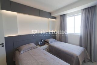 Apartamento para temporada quadra mar, a 70 m da praia em Meia Praia, Itapema, 4 suítes, churrasqueira, até 10 pessoas