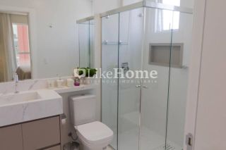 Apartamento para temporada quadra mar, a 70 m da praia em Meia Praia, Itapema, 4 suítes, churrasqueira, até 10 pessoas