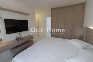 Apartamento para temporada quadra mar, a 70 m da praia em Meia Praia, Itapema, 4 suítes, churrasqueira, até 10 pessoas