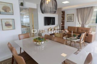 Apartamento para temporada quadra mar, a 70 m da praia em Meia Praia, Itapema, 4 suítes, churrasqueira, até 10 pessoas