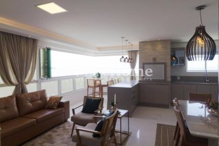 Apartamento para temporada quadra mar, a 70 m da praia em Meia Praia, Itapema, 4 suítes, churrasqueira, até 10 pessoas