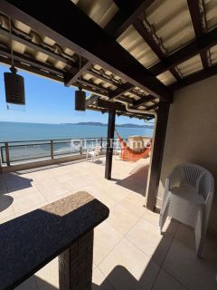 Cobertura duplex frente mar para temporada em Meia Praia, Itapema, terraço com churrasqueira, 4 dormitórios, até 12 pessoas