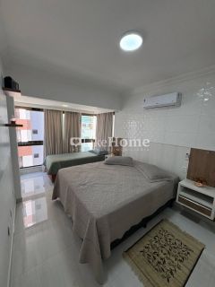 Cobertura duplex frente mar para temporada em Meia Praia, Itapema, terraço com churrasqueira, 4 dormitórios, até 12 pessoas