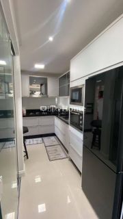 Apartamento Para Temporada com 3 quartos 3 suítes no bairro Meia Praia em Itapema