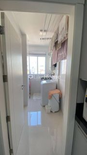 Apartamento Para Temporada com 3 quartos 3 suítes no bairro Meia Praia em Itapema