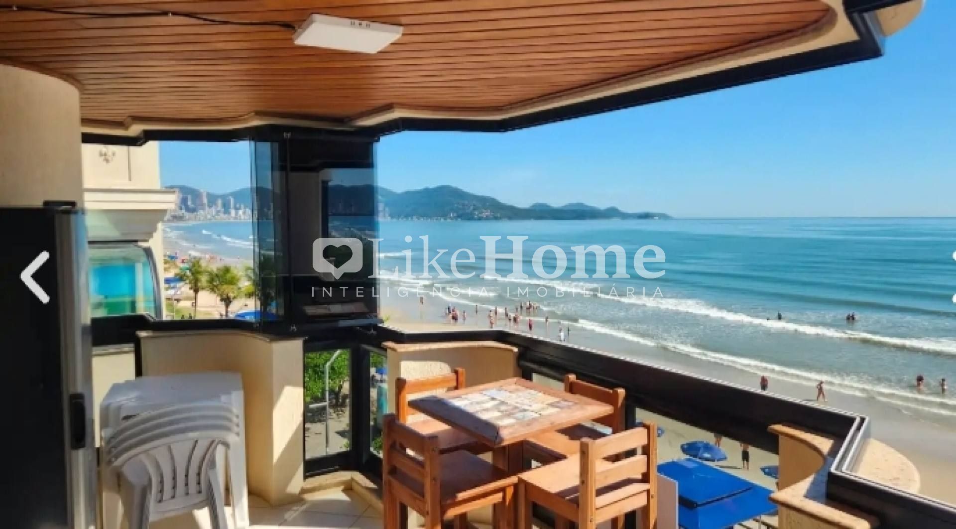 Apartamento Para Temporada com 3 quartos 1 suítes no bairro Meia Praia em Itapema