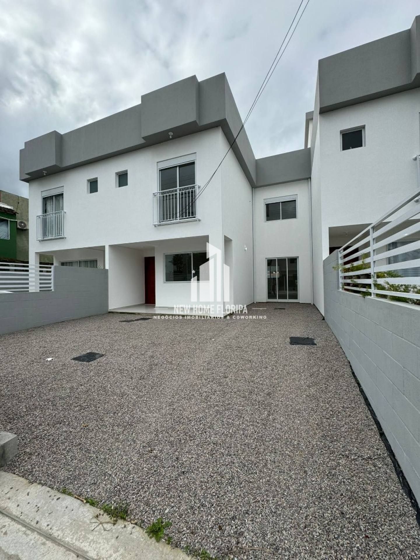 CASA PARA VENDER - CASA NOVA -TRIPLEX - Campeche - FlorianópolisSC