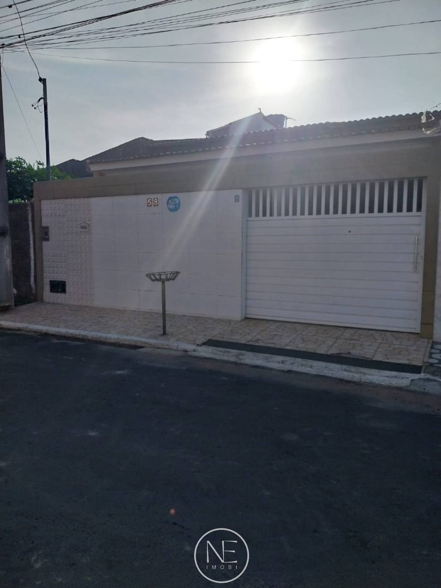 Casa em rua pública na Barra dos Coqueiros