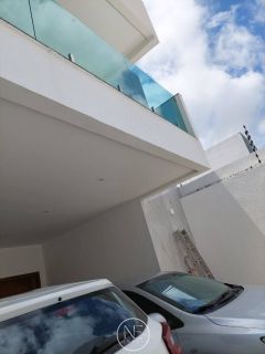 CASA Á VENDA NA COROA DO MEIO