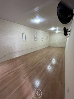 Ponto comercial na Rua Urquiza Leal