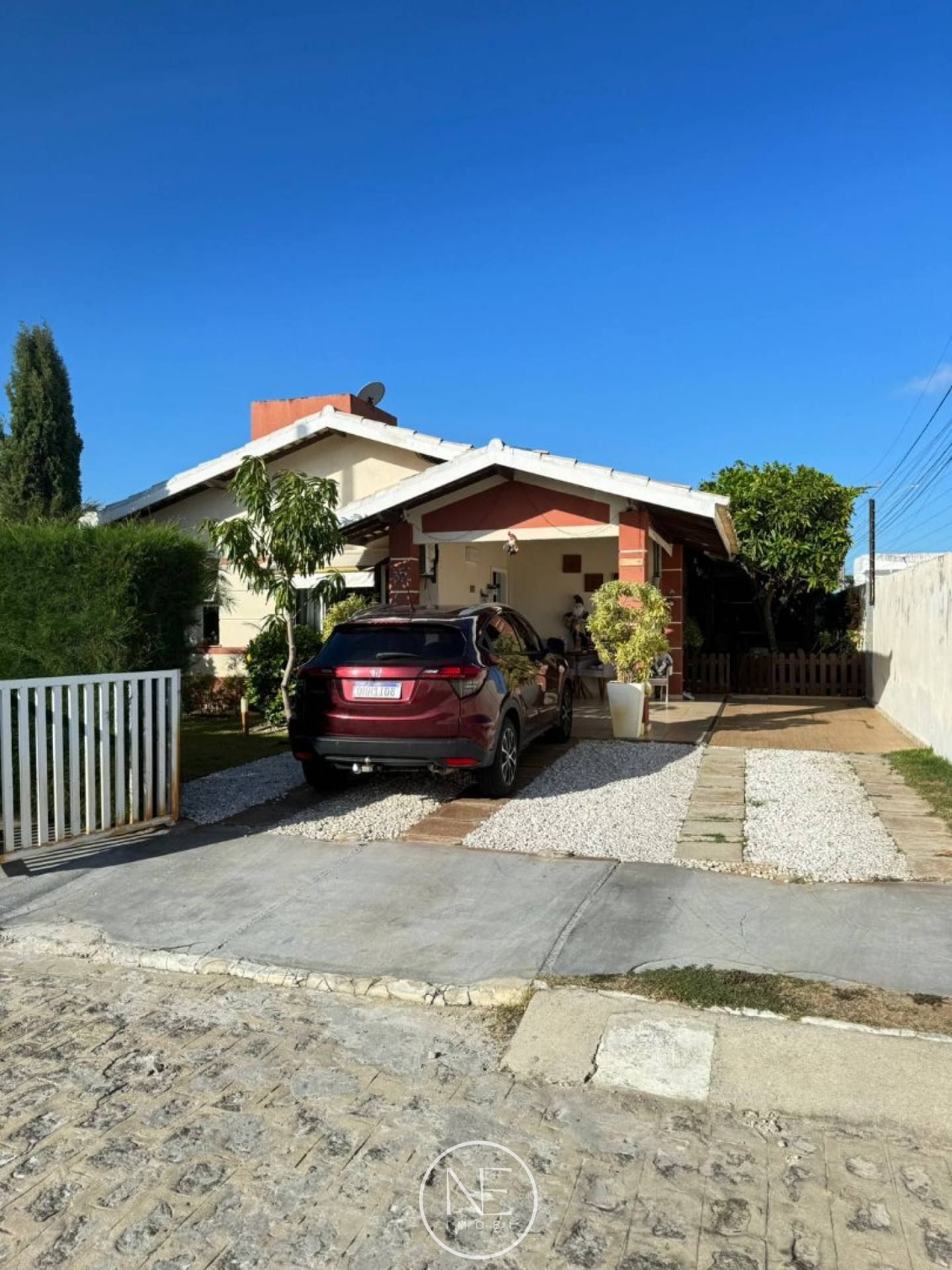 Casa em Condomínio Fechado na Aruana