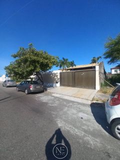 Alugo Casa varandada na Aruana