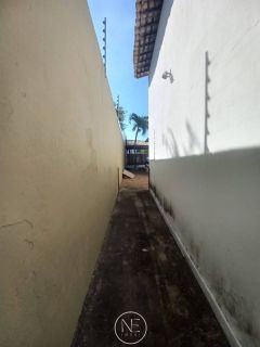 Alugo Casa varandada na Aruana