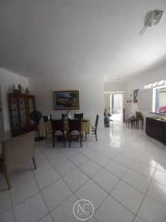 Alugo Casa varandada na Aruana