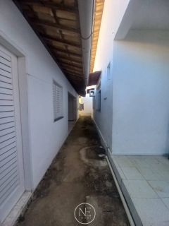 Alugo Casa varandada na Aruana