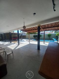 Alugo Casa varandada na Aruana