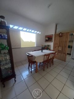 Alugo Casa varandada na Aruana
