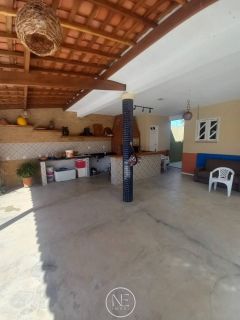 Alugo Casa varandada na Aruana