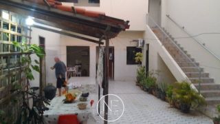 Vendo prédio localizado na Coroa do Meio