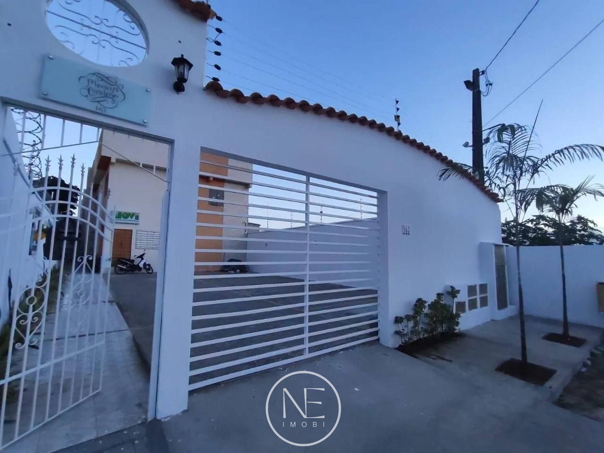 Alugo Linda Casa Mobiliada em Condomínio Fechado na Farolândia