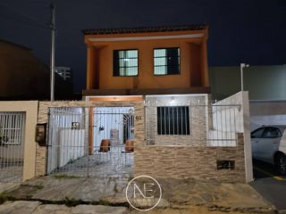 Vendo casa situado na 13 de Julho