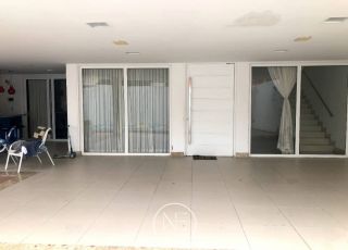 VENDO CASA NA FAROLANDIA PRÓXIMO AO COLÉGIO ARQUI