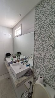 VENDO CASA NA FAROLANDIA PRÓXIMO AO COLÉGIO ARQUI