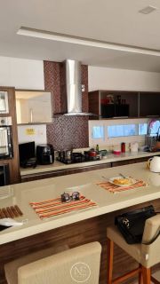 VENDO CASA NA FAROLANDIA PRÓXIMO AO COLÉGIO ARQUI