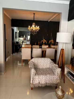 Vende-se casa no bairro Jabotiana