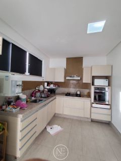Casa Duplex em Condomínio Fechado na Aruana – Alto Padrão e Conforto!