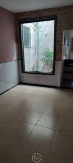 Casa Ampla à Venda Localização Privilegiada na Zona Sul (Aeroporto)