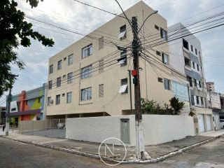 Vende-se prédio inteiro com 3 andares, localizado no bairro Suissa