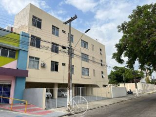 Vende-se prédio inteiro com 3 andares, localizado no bairro Suissa
