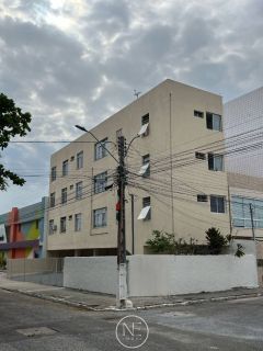 Vende-se prédio inteiro com 3 andares, localizado no bairro Suissa