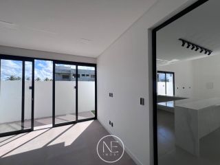 Casa Berlim à venda -Sofisticação, tecnologia e exclusividade à beira-mar!