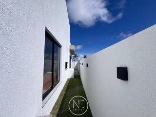 Casa Berlim à venda -Sofisticação, tecnologia e exclusividade à beira-mar!