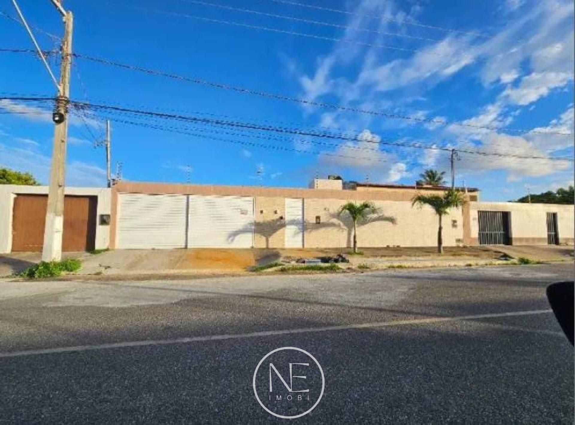 Oportunidade Exclusiva na Aruana – Casa Alto Padrão