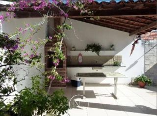 Oportunidade Imperdível na Aruana! Casa Ampla, Completa e com Localização Privilegiada