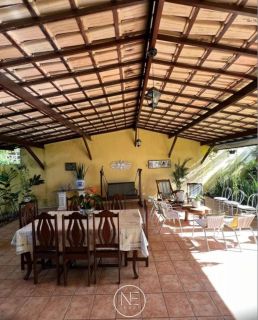 Oportunidade Única na Atalaia Nova – Casa Ampla com Quintal Verdejante!