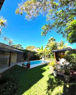 Oportunidade Única na Atalaia Nova – Casa Ampla com Quintal Verdejante!