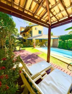 Oportunidade Única na Atalaia Nova – Casa Ampla com Quintal Verdejante!