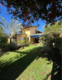 Oportunidade Única na Atalaia Nova – Casa Ampla com Quintal Verdejante!