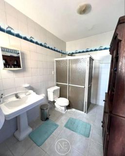 Oportunidade Única na Atalaia Nova – Casa Ampla com Quintal Verdejante!