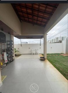 Casa à Venda em Condomínio Fechado