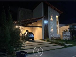 Casa à Venda em Condomínio Fechado