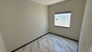 VENDE-SE CASA NOVA E MODERNA