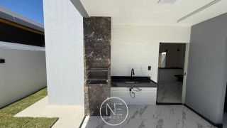 VENDE-SE CASA NOVA E MODERNA