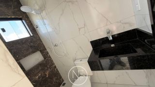 VENDE-SE CASA NOVA E MODERNA
