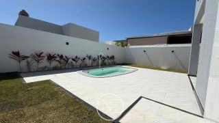 VENDE-SE CASA NOVA E MODERNA